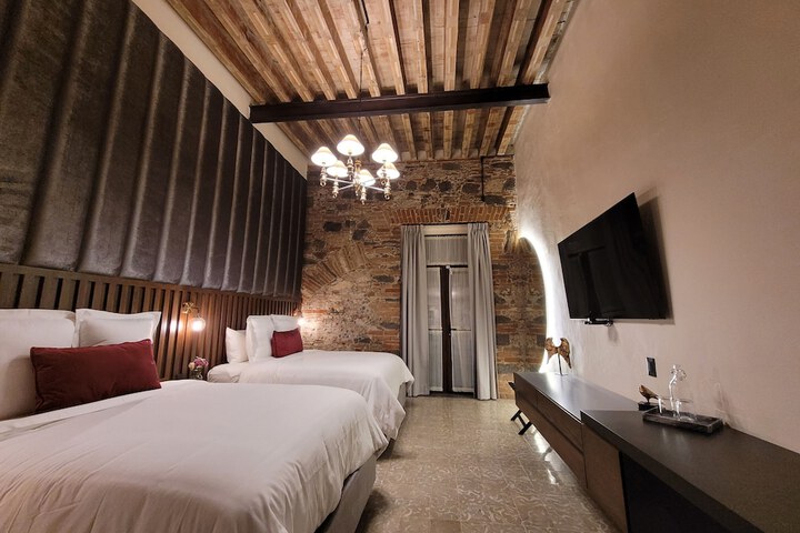 Room 25 of 135
