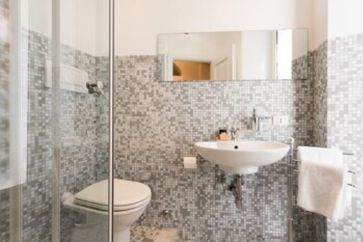 Room 4 of 29