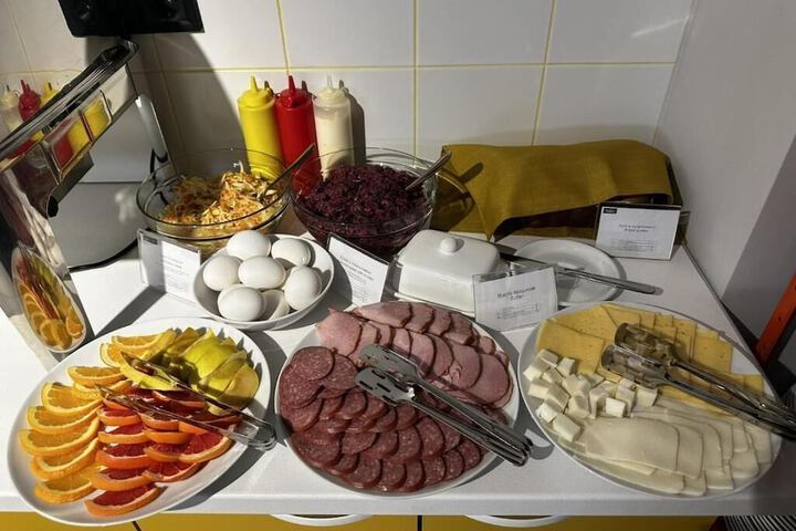 Dining 11 of 20