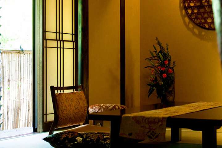 Room 28 of 74