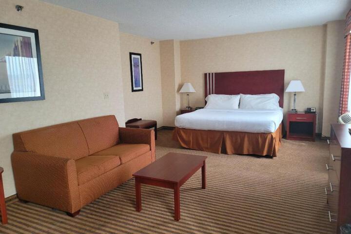 Standard King Bed Accessible (7 of 10)