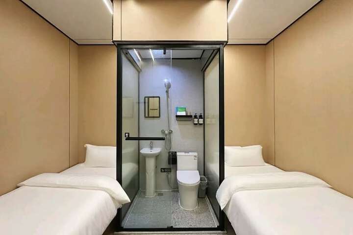 Room 14 of 67