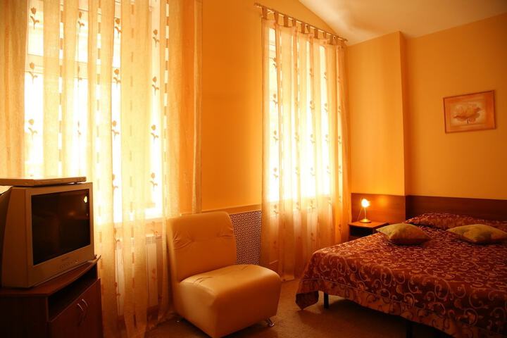 Room 20 of 115