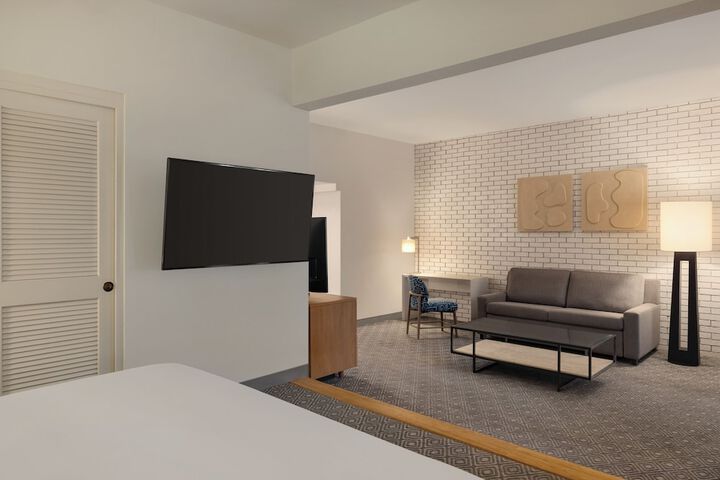 Room 5 of 154