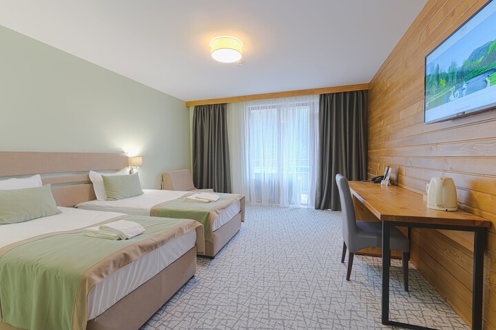 Room 13 of 38