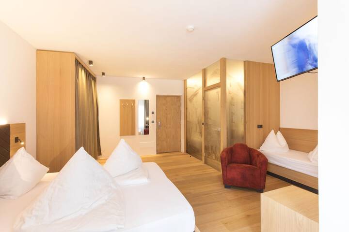 Room 16 of 47