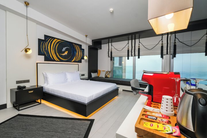 Room 50 of 93