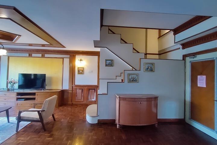 Room 4 of 131