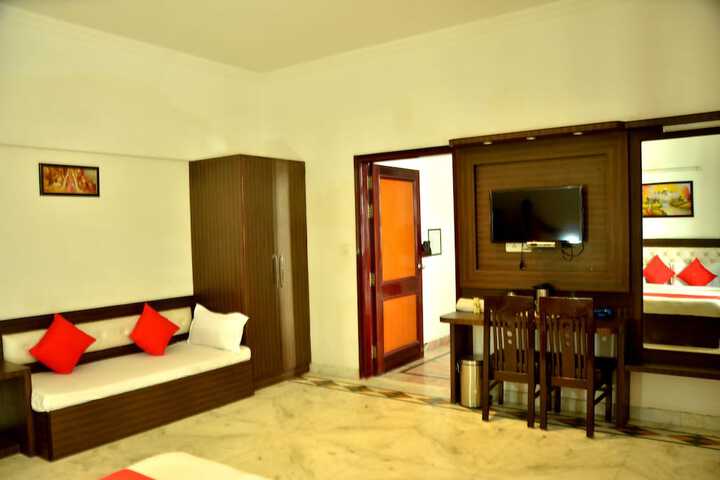 Room 10 of 23