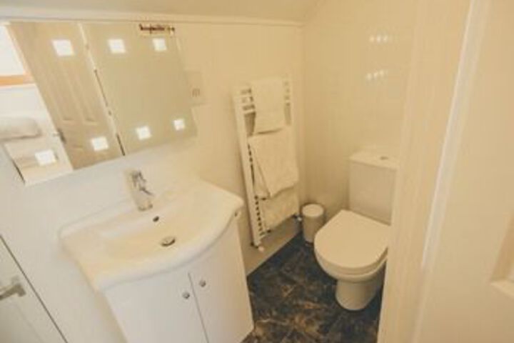 Room 2 of 31