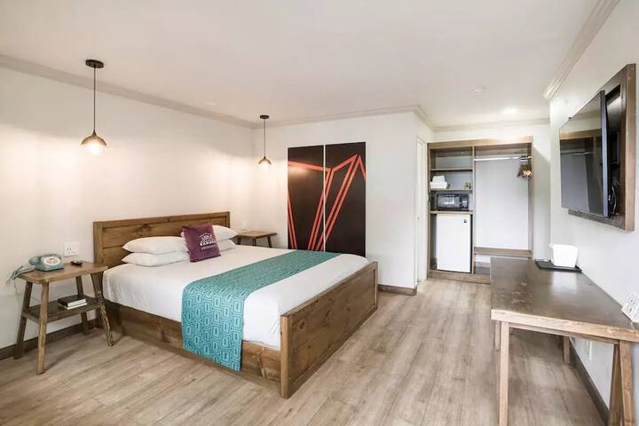 Standard | King Bed (11 of 17)