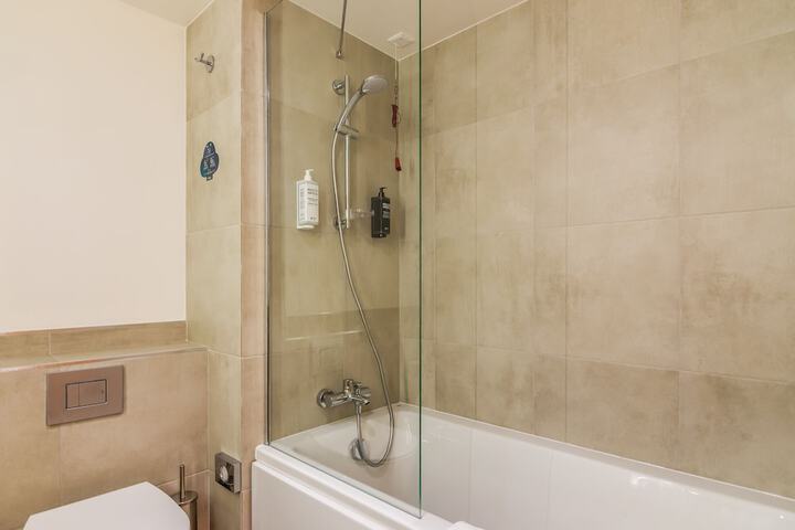 Room 54 of 118