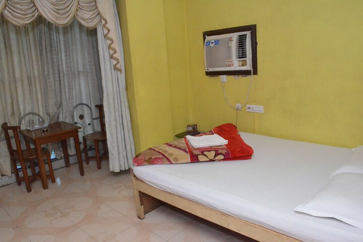 Room 2 of 16