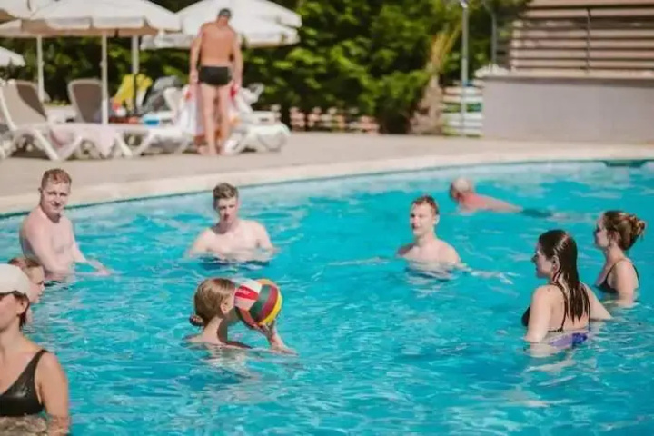 Pool 17 of 35