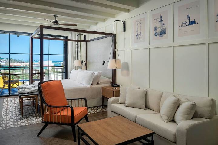 Room 35 of 147