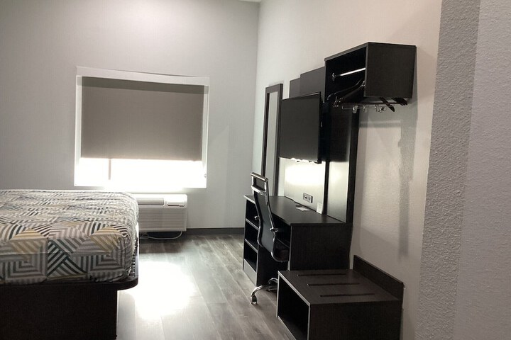 Room 17 of 44