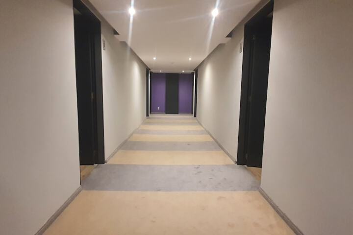Ballroom/Hall 12 of 13