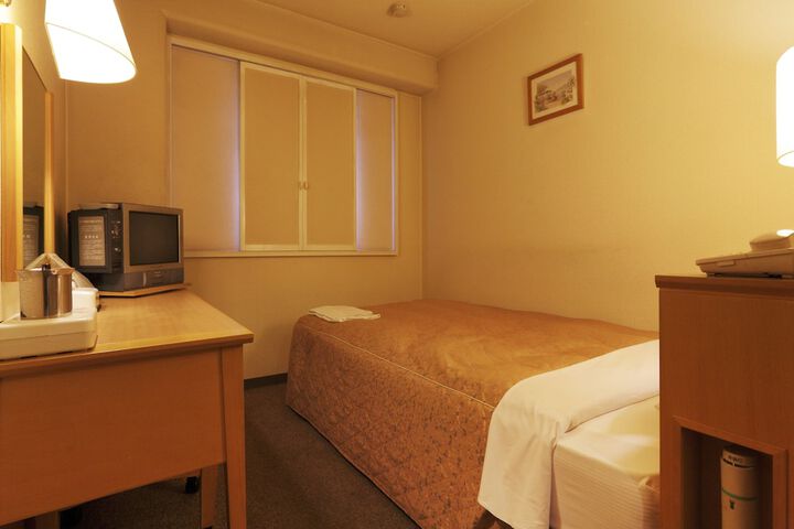 Room 5 of 24