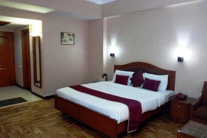 Room 11 of 165