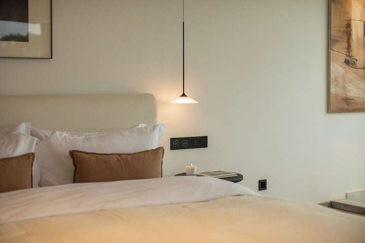 Room 100 of 288