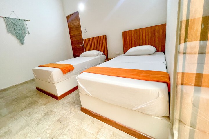 Room 7 of 27