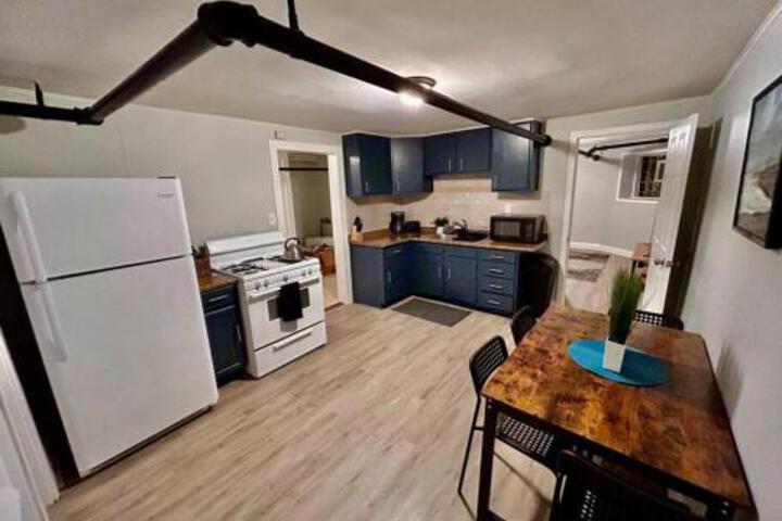 2BR Modern APT Near UChicago &  Beach in Chicago, IL