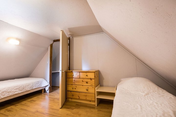 Room 27 of 88