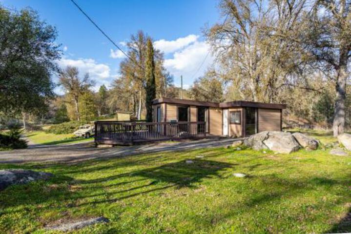 Mountain Trail Lodge & Vacation Rentals