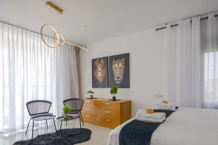 Room 100 of 315