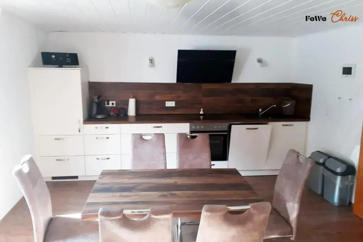Room 3 of 7