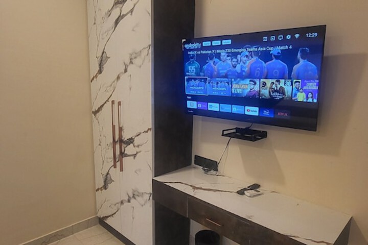 Room 5 of 28