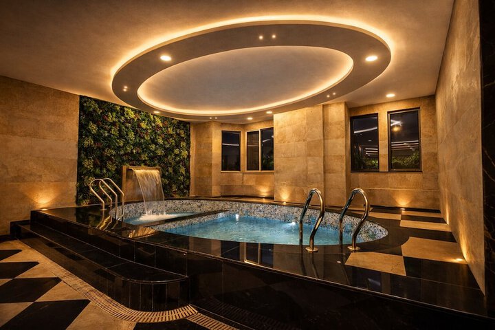 Pool 24 of 58