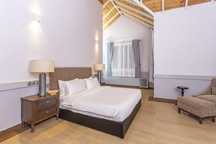Room 4 of 30
