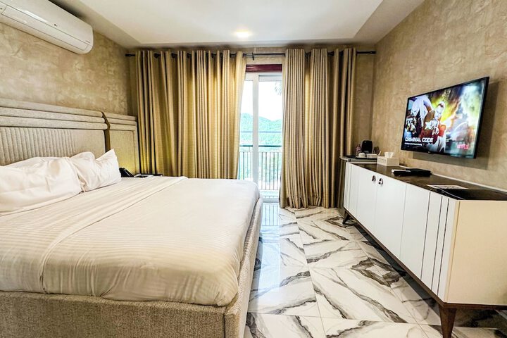 Room 26 of 121