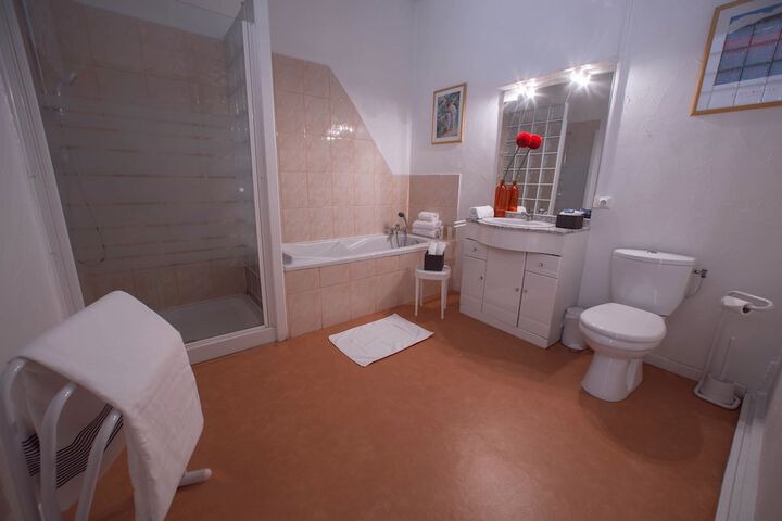 Room 14 of 34