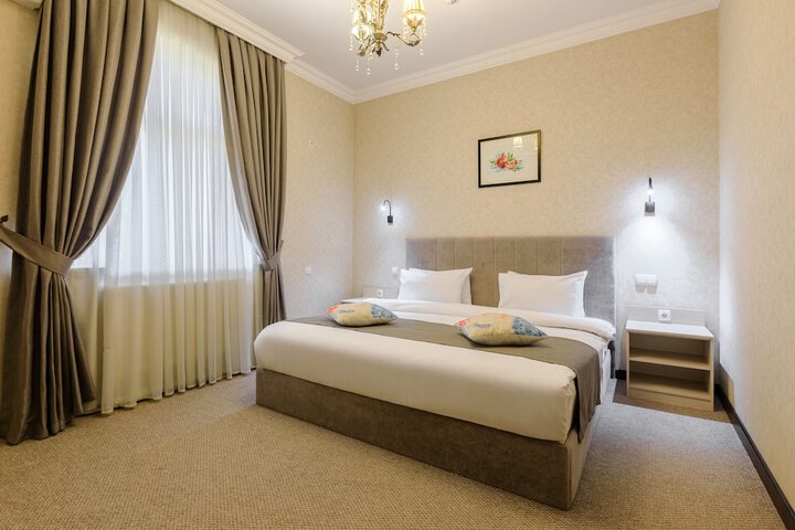 Room 3 of 50