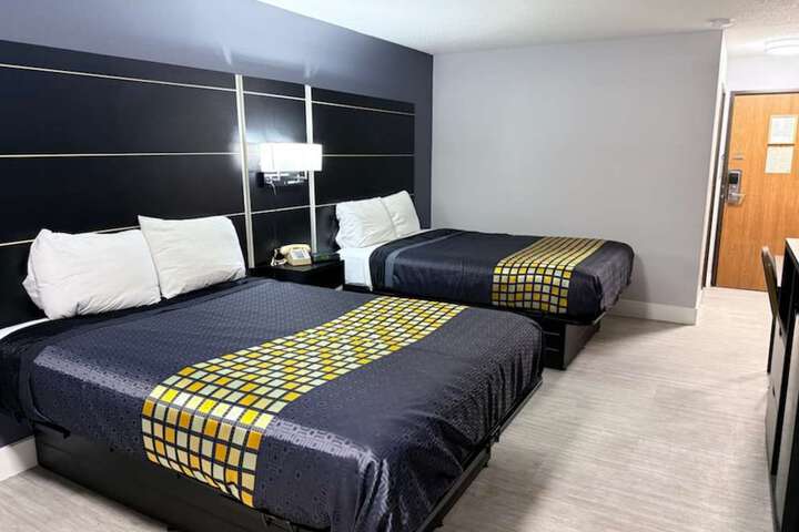 Room 6 of 38