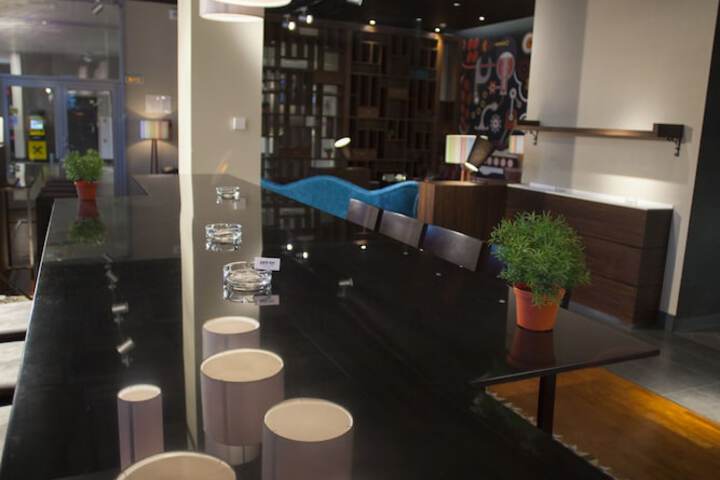 Lounge 115 of 137