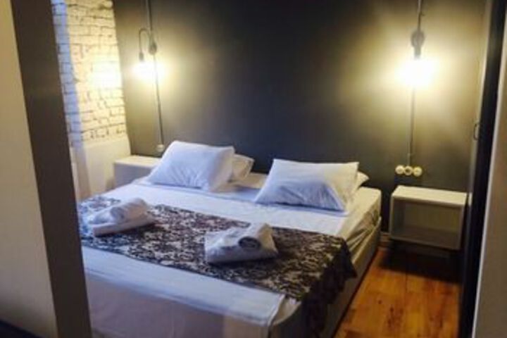 Room 7 of 25