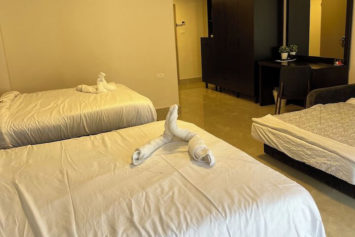 Room 43 of 243