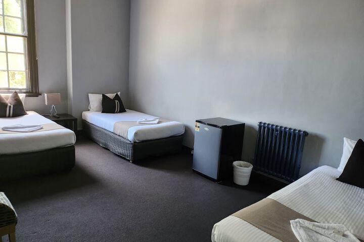 Room 13 of 30