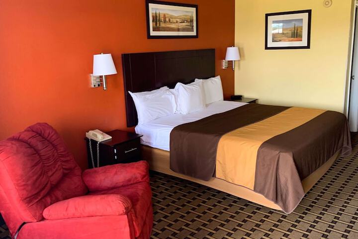 1 King Bed (1 of 8)