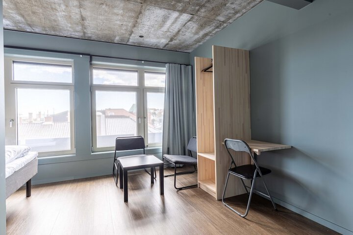 Room 8 of 69