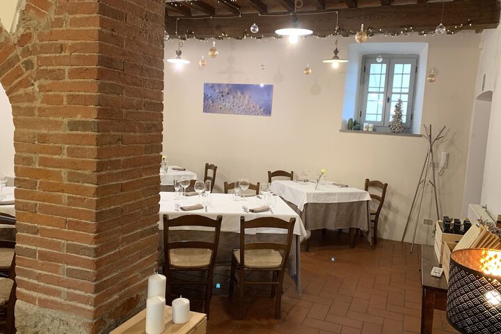 Dining 33 of 69