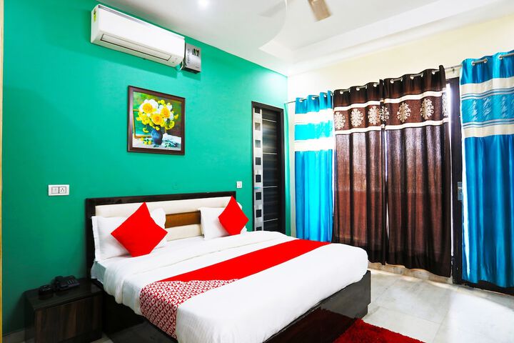 Room 12 of 12
