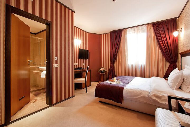 Room 5 of 51