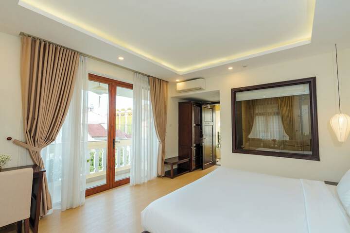 Room 4 of 73