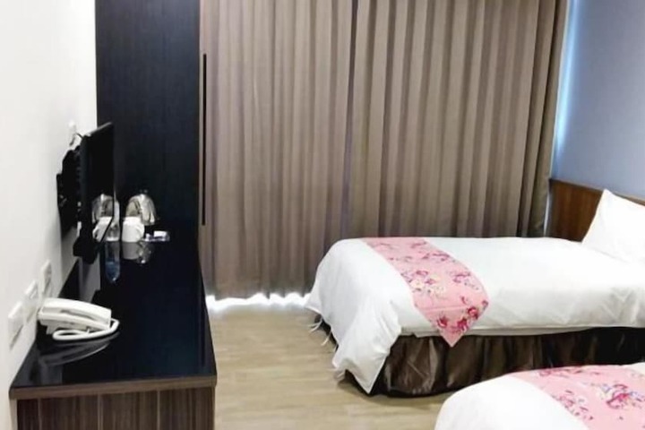 Room 14 of 32