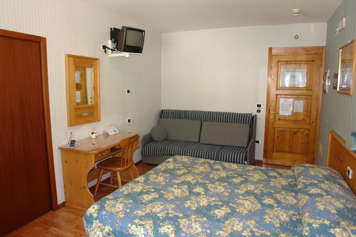 Room 15 of 46