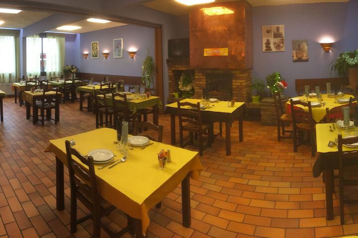 Dining 60 of 80